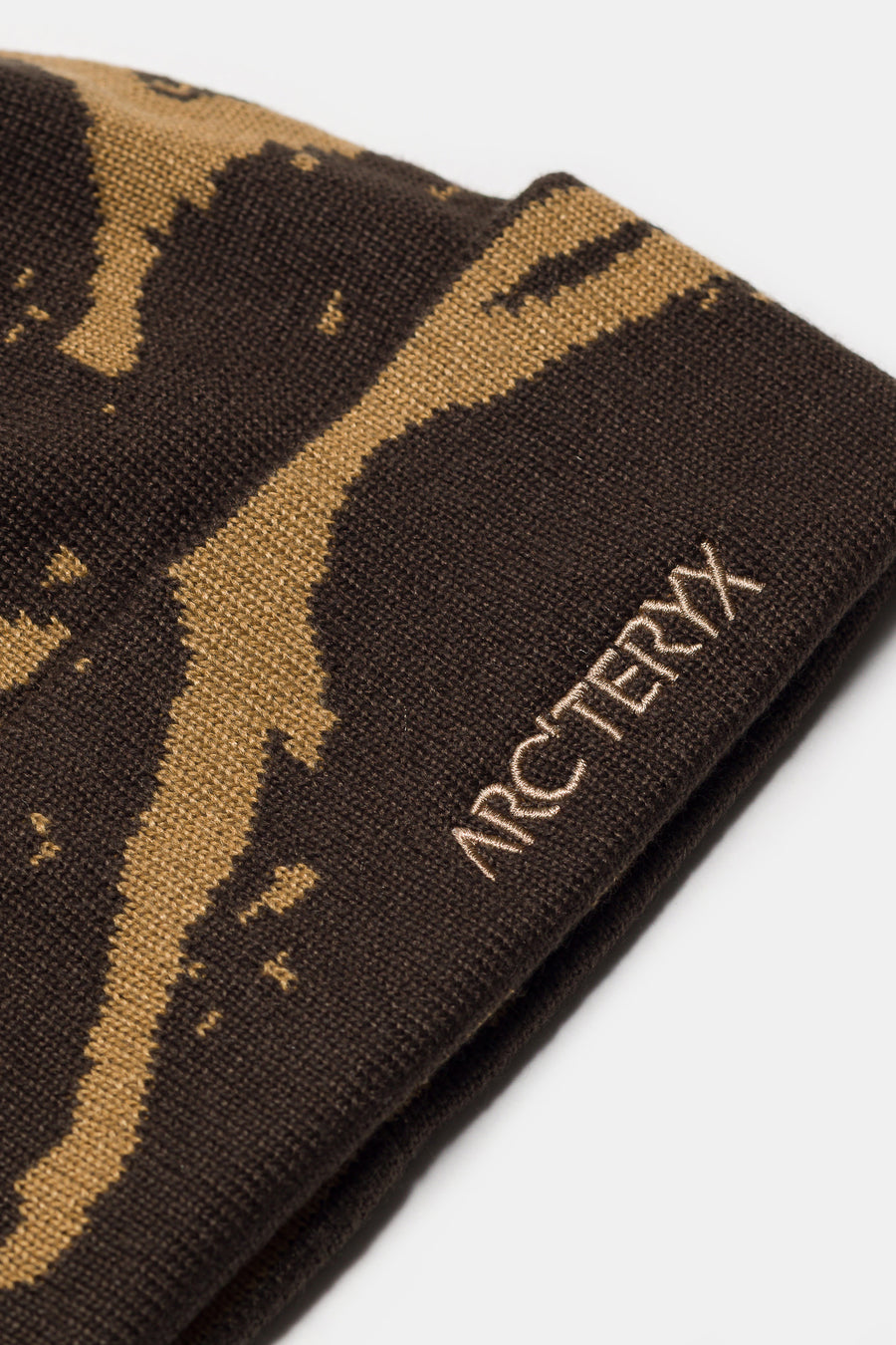 Grotto Toque in Carob/Canvas