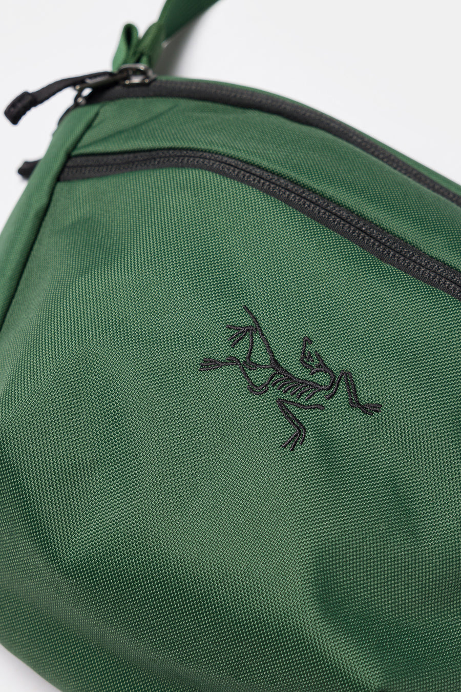 Mantis 2 Waist Pack in Eden/Black - Arc'Teryx