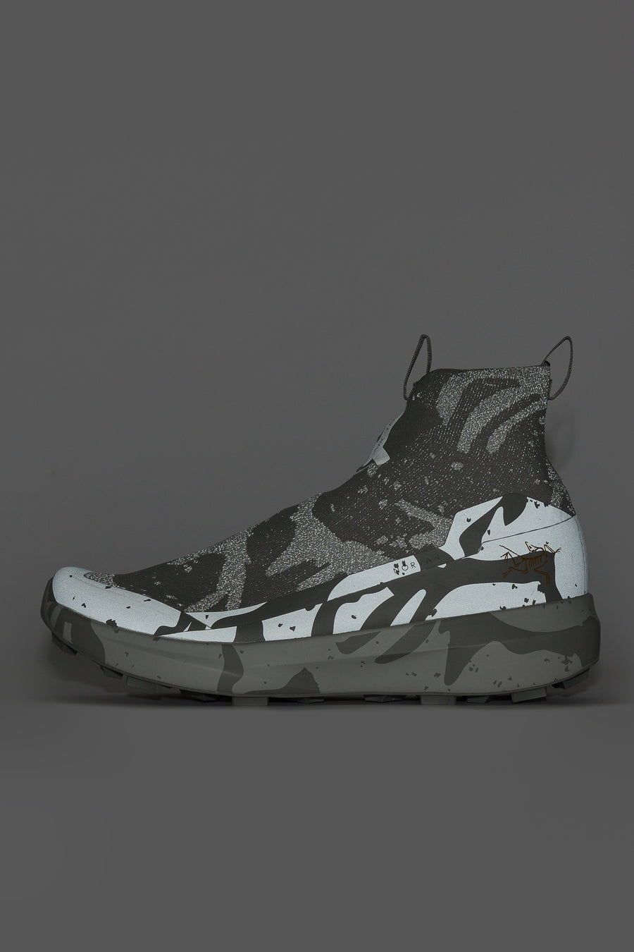 Arc'teryx Norvan 4 Nivalis Grotto Sneaker in Dark Solitude/Dark Solitude - Notre