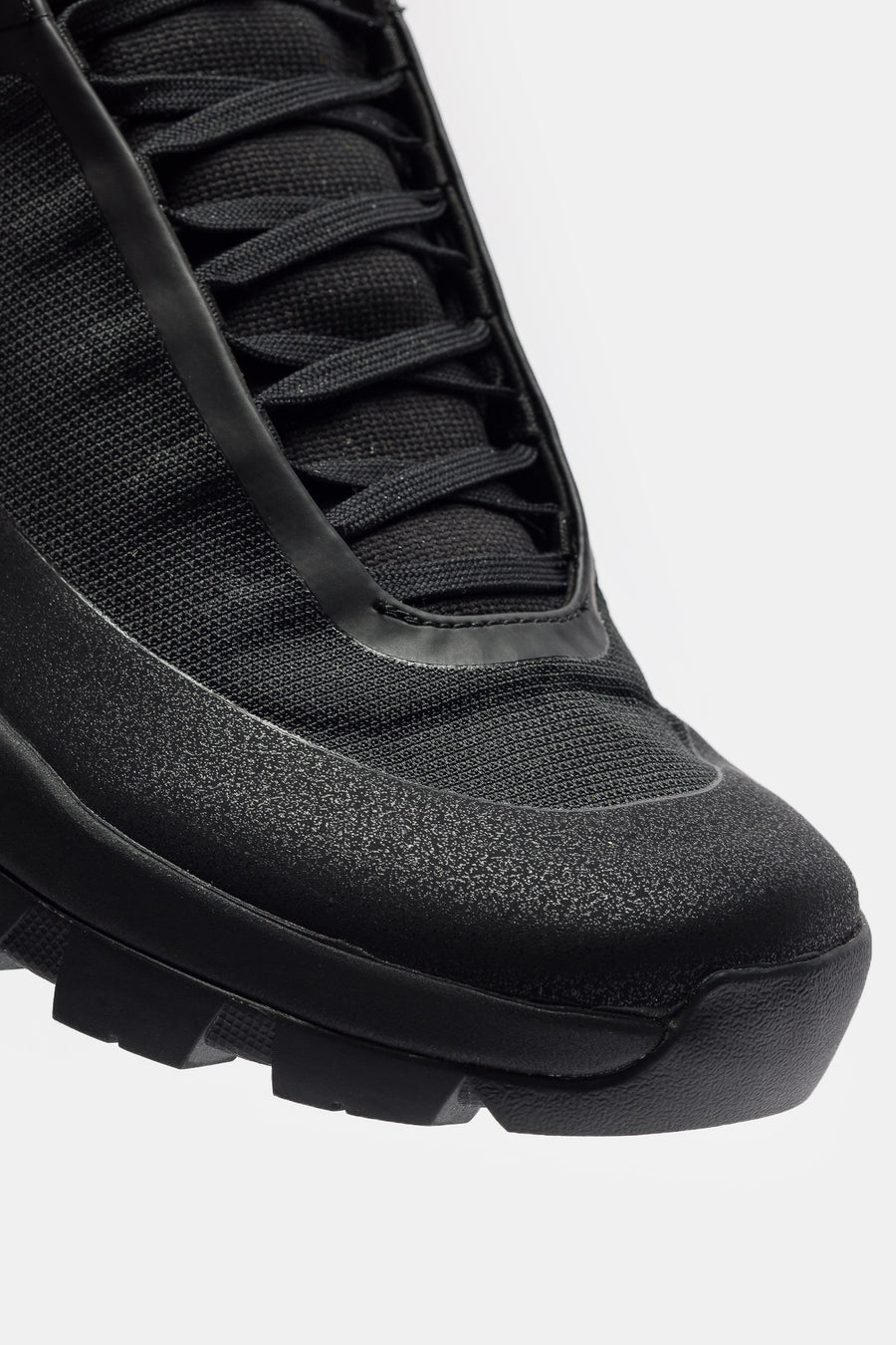 Arc'teryx Vertex Alpine Gore-Tex Sneaker in Black/Black - Notre