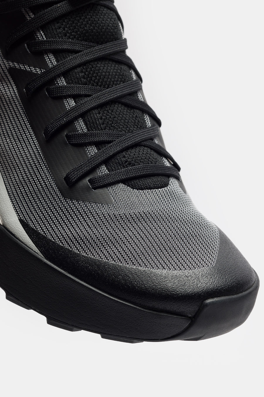 Arc'teryx Vertex Speed Low Sneaker in Black/Arctic Silk - Notre