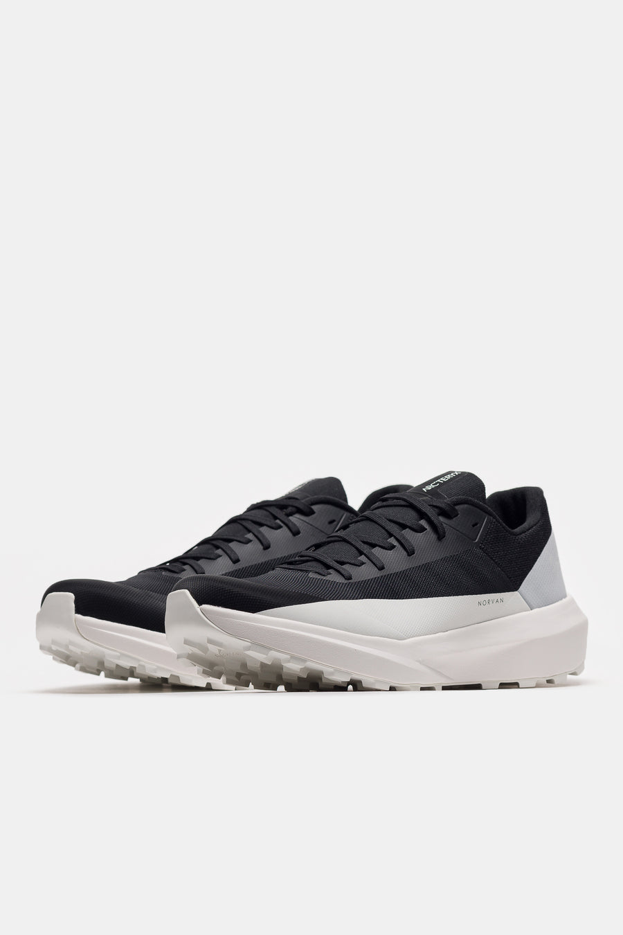 Arc'teryx Norvan LD 4 Sneaker in Black/Arctic Silk - Notre