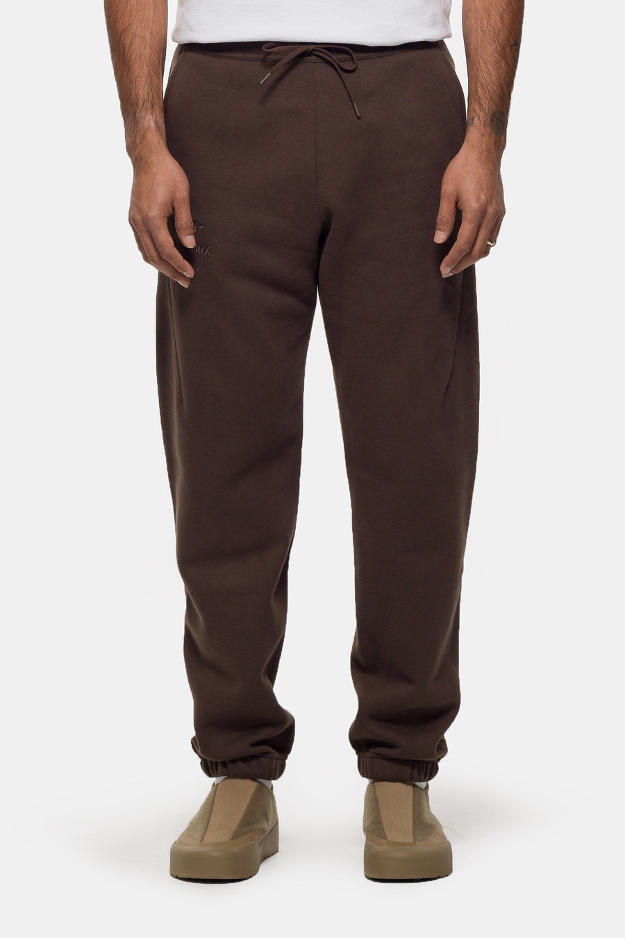Emblem Fleece Jogger Sweatpant in Carob