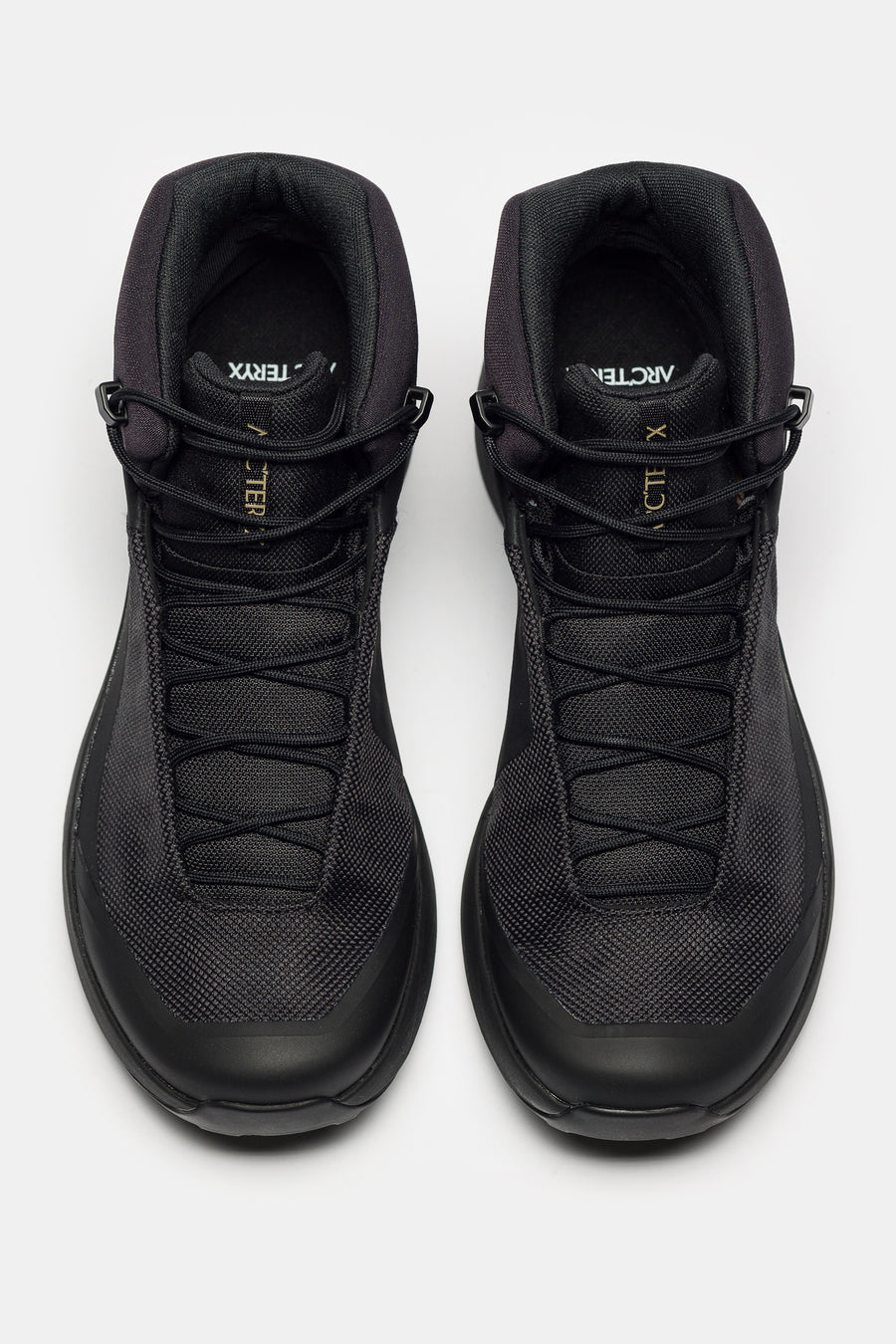 Arc'teryx Kopec Mid Gore-Tex Boot in Black/Black - Notre