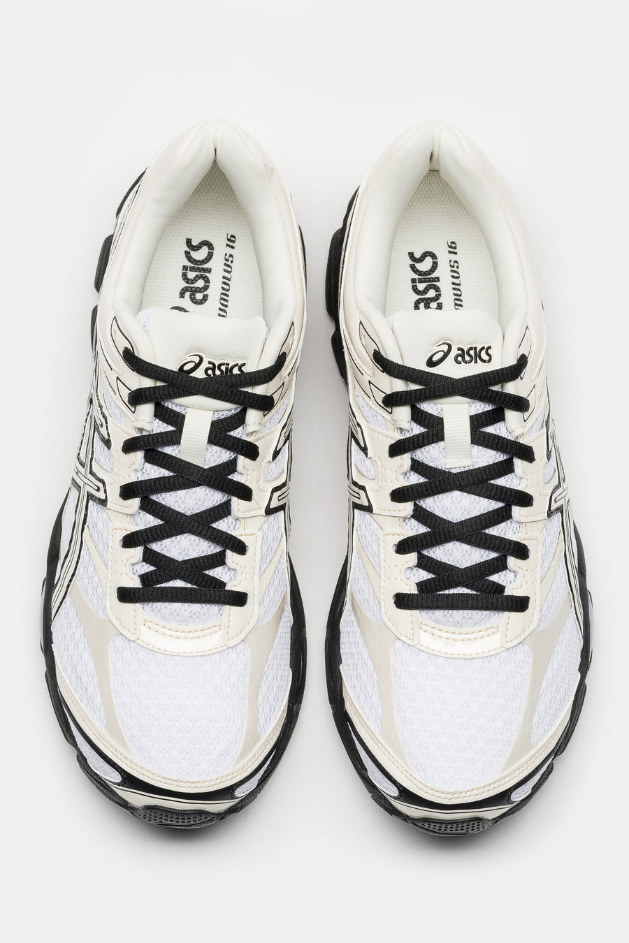 ASICS Gel-Cumulus 16 Sneaker in White/Cream - Notre