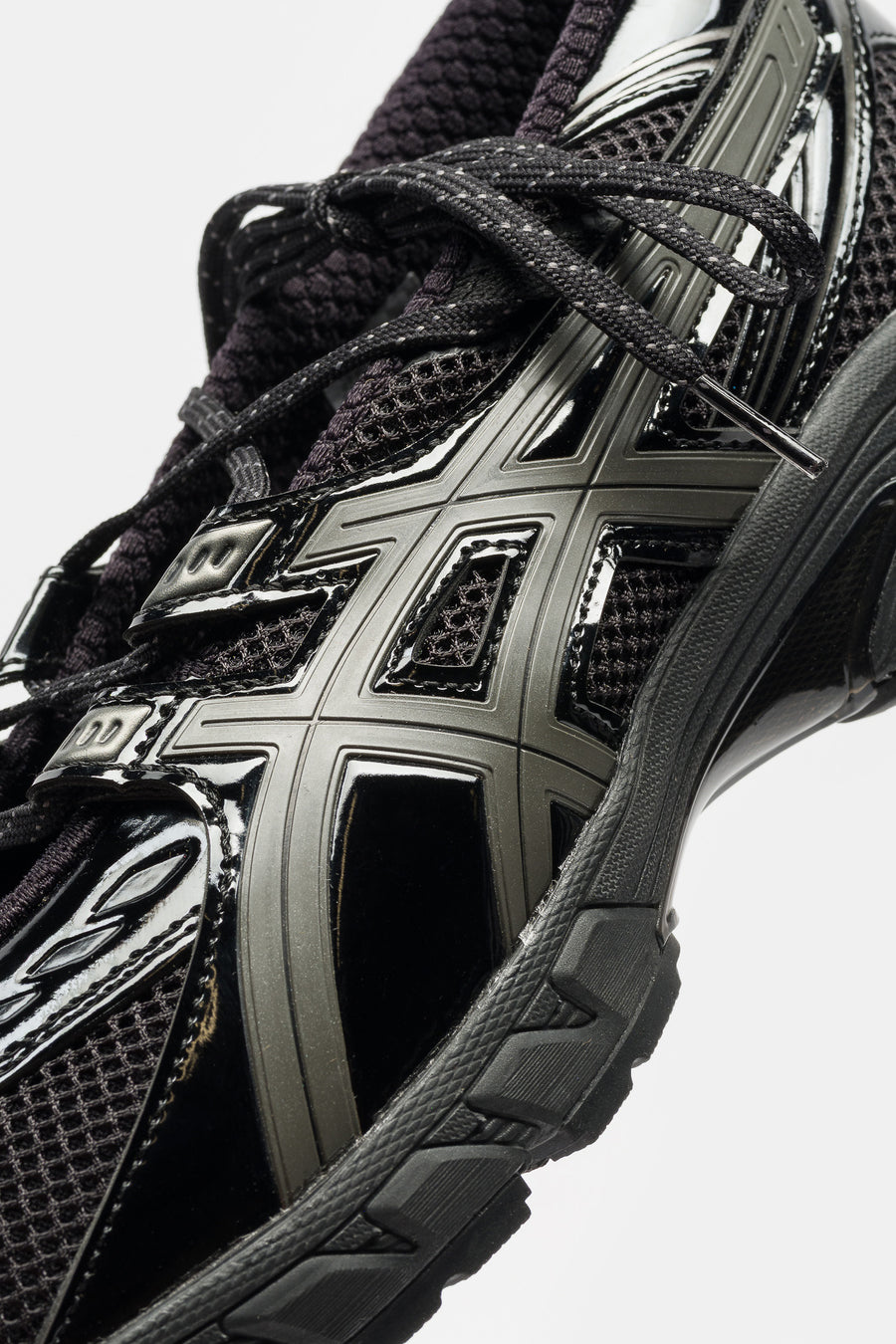 ASICS Gel-DS Trainer SP Sneaker in Black/Gunmetal - Notre