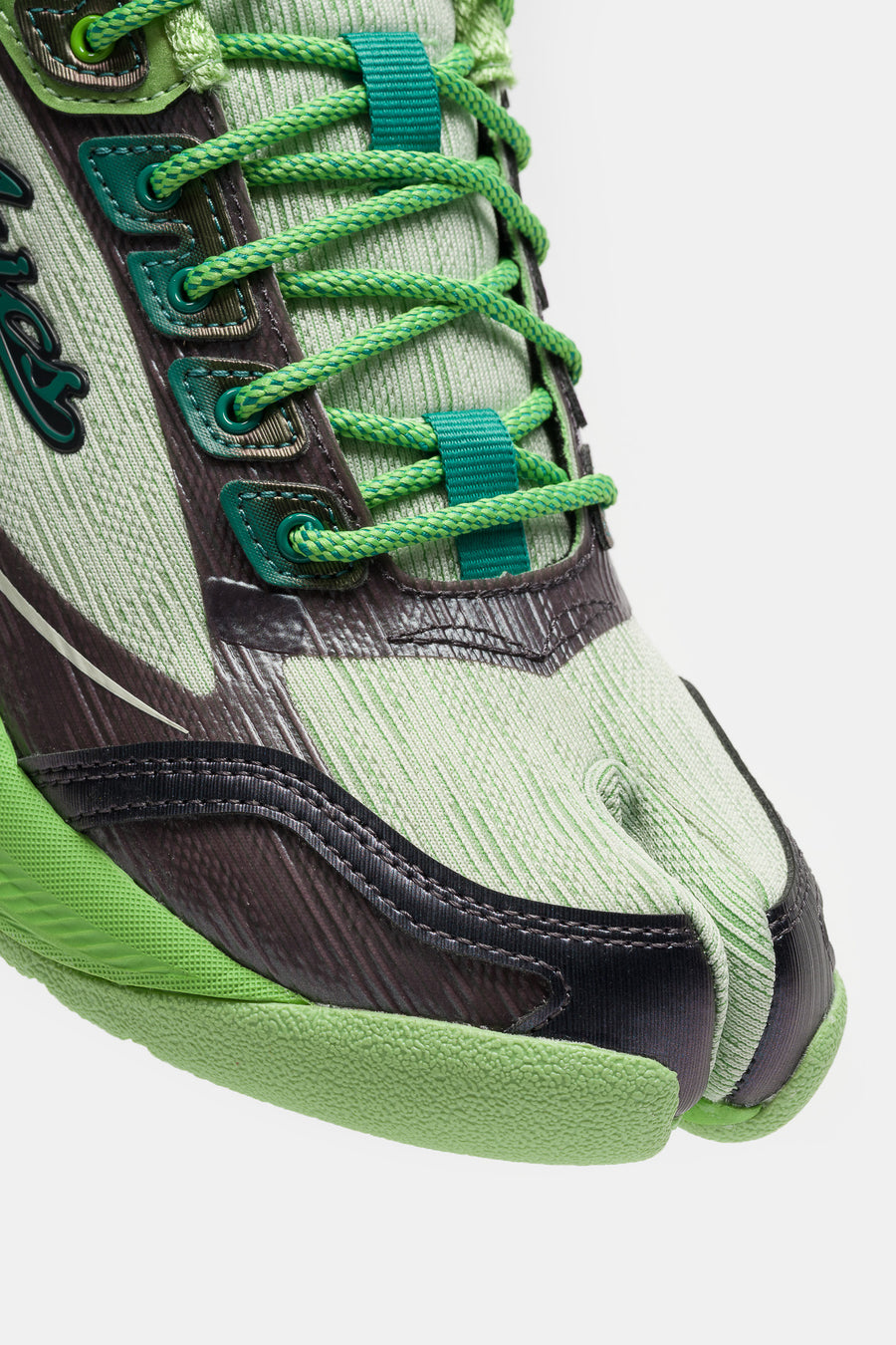Kiko Kostadinov Ilargi FF II in Sage Frost/Tatami Green