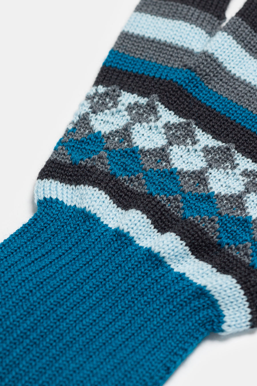 Aquifolia Knit Glove in Anchor Grey/Sky