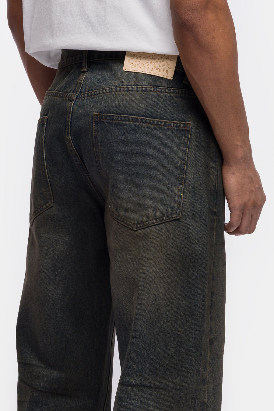 Basketcase Gallery LAX Straight Cut Jean in Washed Blue - Notre