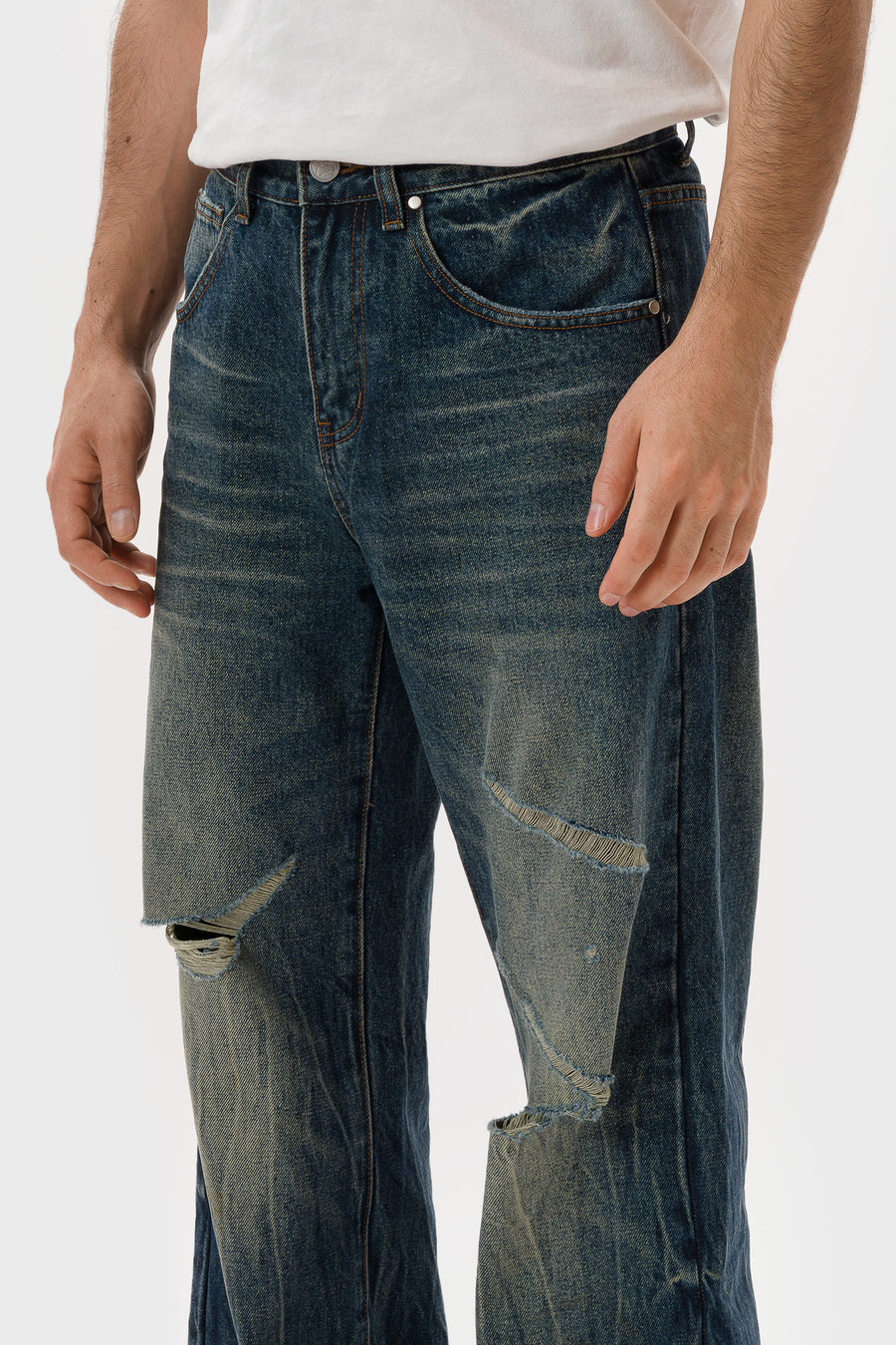 LAX Straight Leg Jean in Dakota Wash