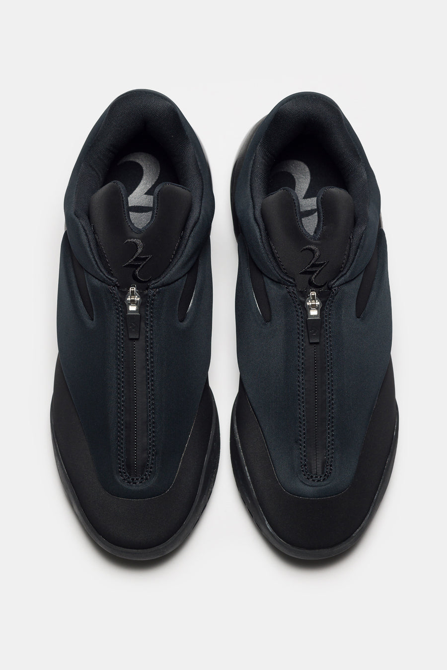 Shai 001 Ox Sneaker in Charm Black