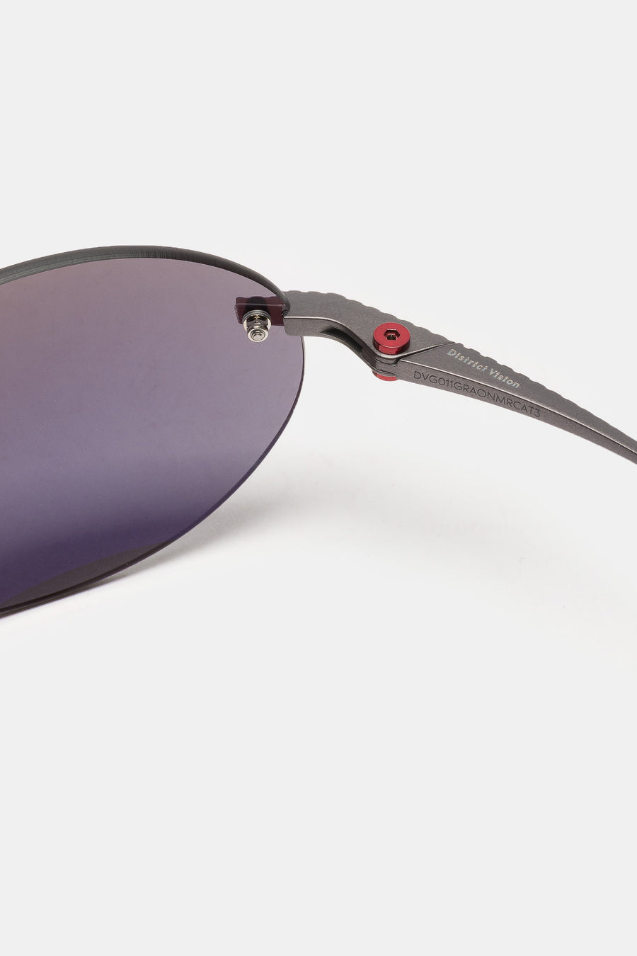 District Vision Mami Vantage TI Sunglasses in Graphite/D+ Onyx mirror - Notre