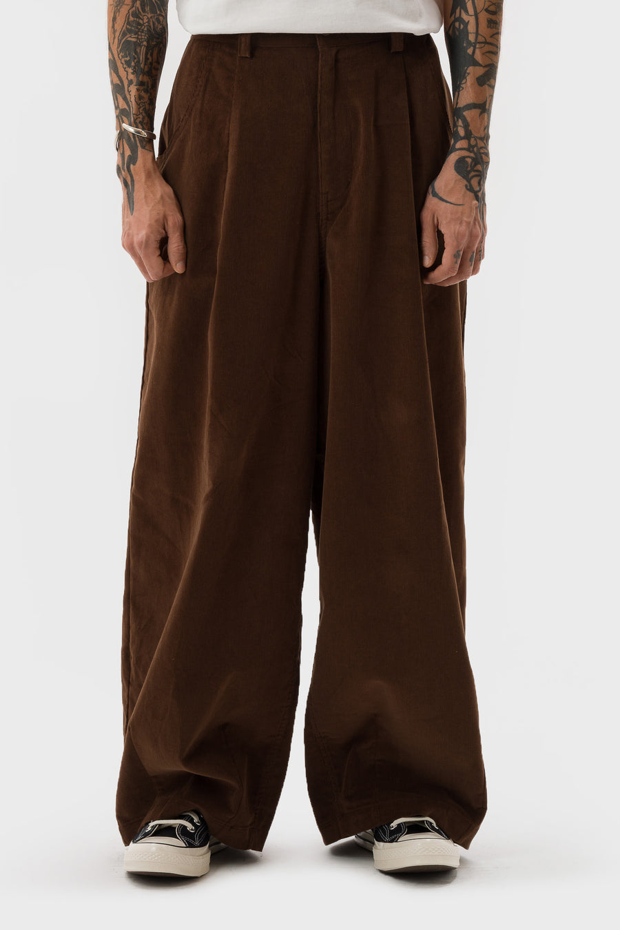 Estudio Niksen Back-Pleat Corduroy Pant in Brown - Notre
