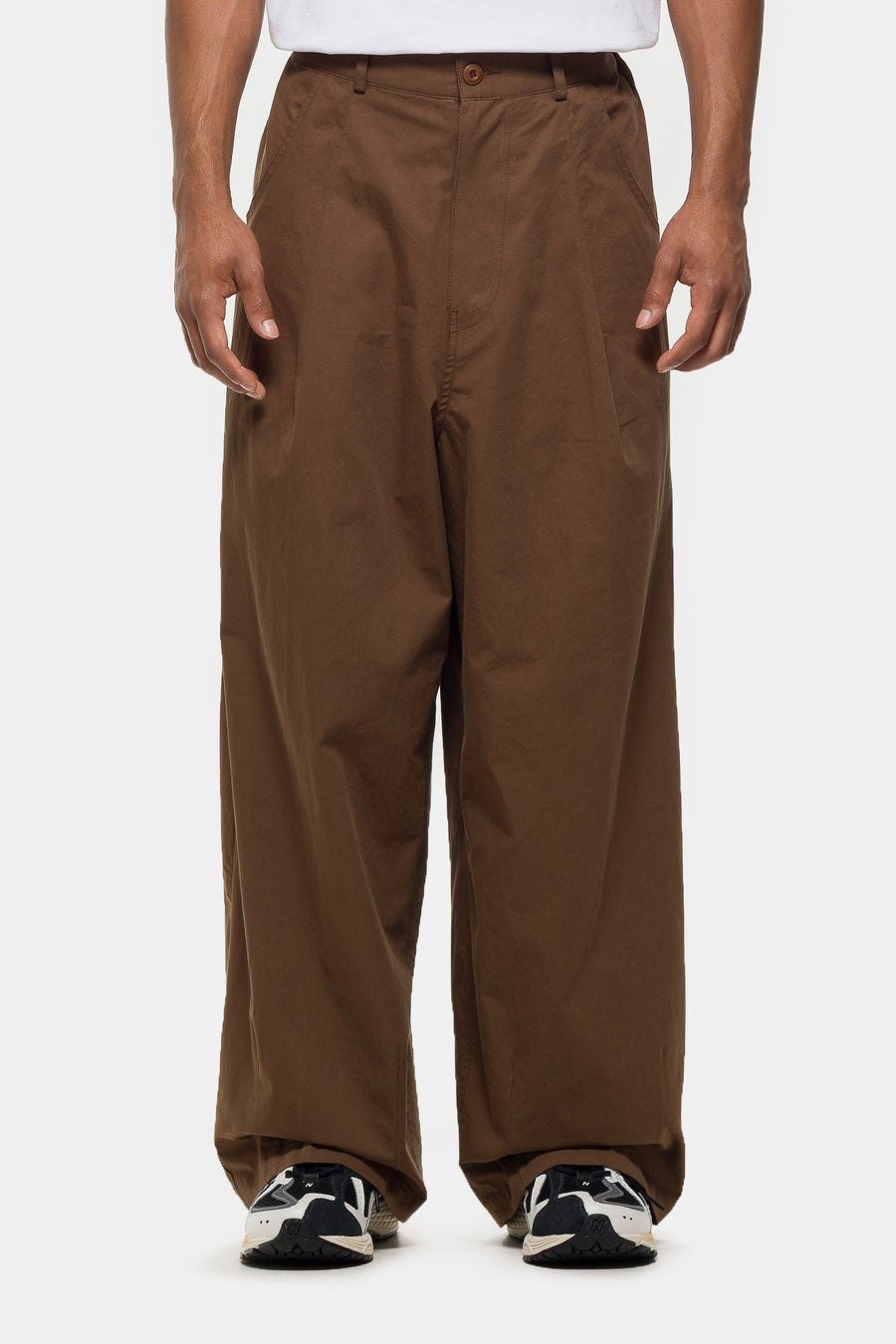 Estudio Niksen Back-Pleat Cotton Trouser in Brown - Notre