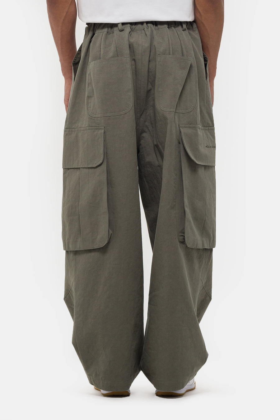 Estudio Niksen Big-Pocket Cargo Pant in Khaki - Notre