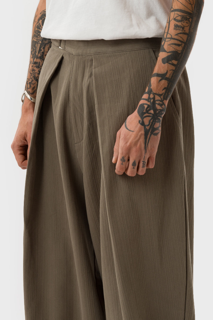 Estudio Niksen Big Fold Balloon Pant in Khaki - Notre