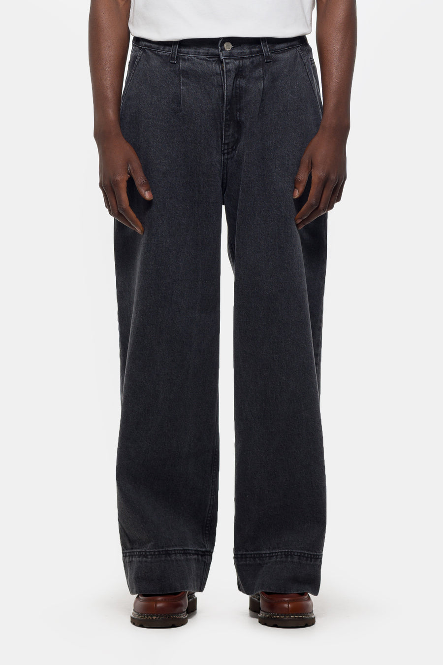 Estudio Niksen Big Hem Denim Jean in Black - Notre