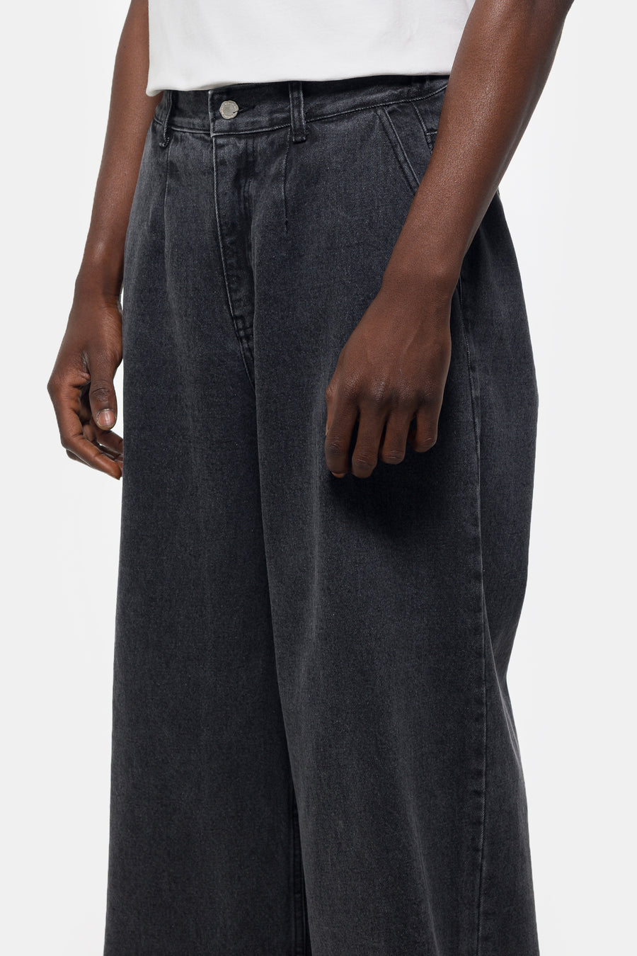 Estudio Niksen Big Hem Denim Jean in Black - Notre