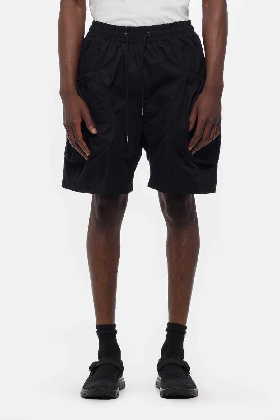 Estudio Niksen Bungee Cargo Shorts in Black - Notre