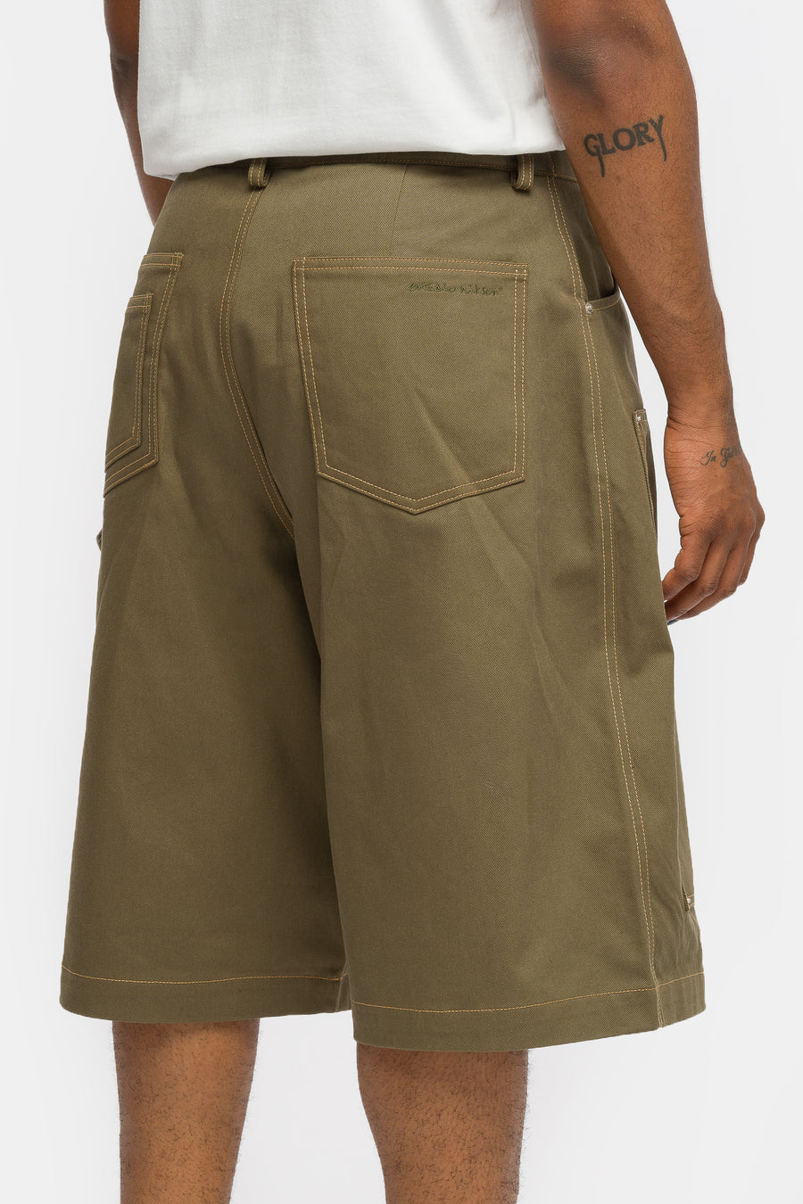 Estudio Niksen Carpenter Wide Short in Khaki - Notre