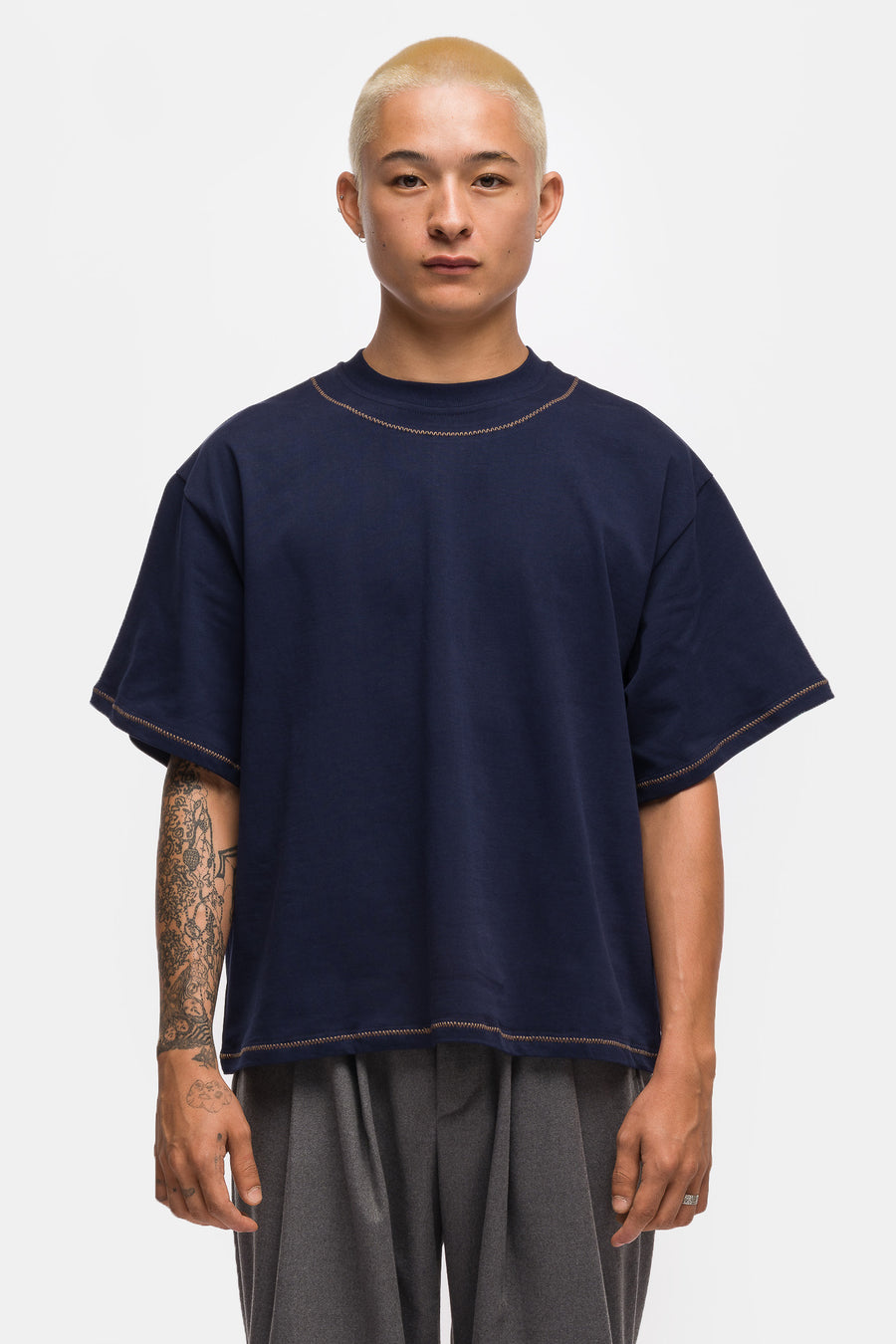 Estudio Niksen Hand Embroidered Cropped T-Shirt in Navy - Notre