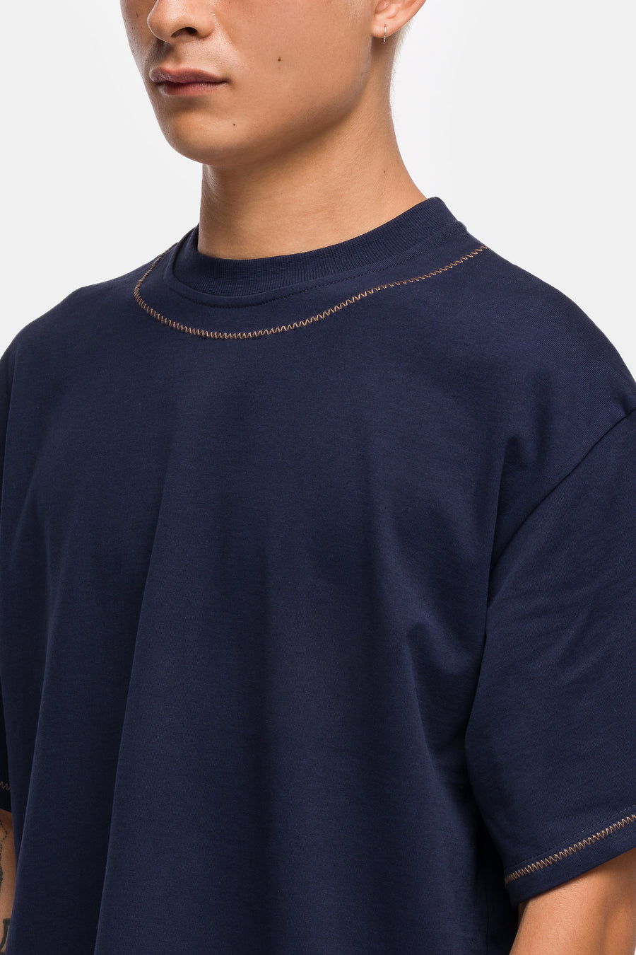 Estudio Niksen Hand Embroidered Cropped T-Shirt in Navy - Notre