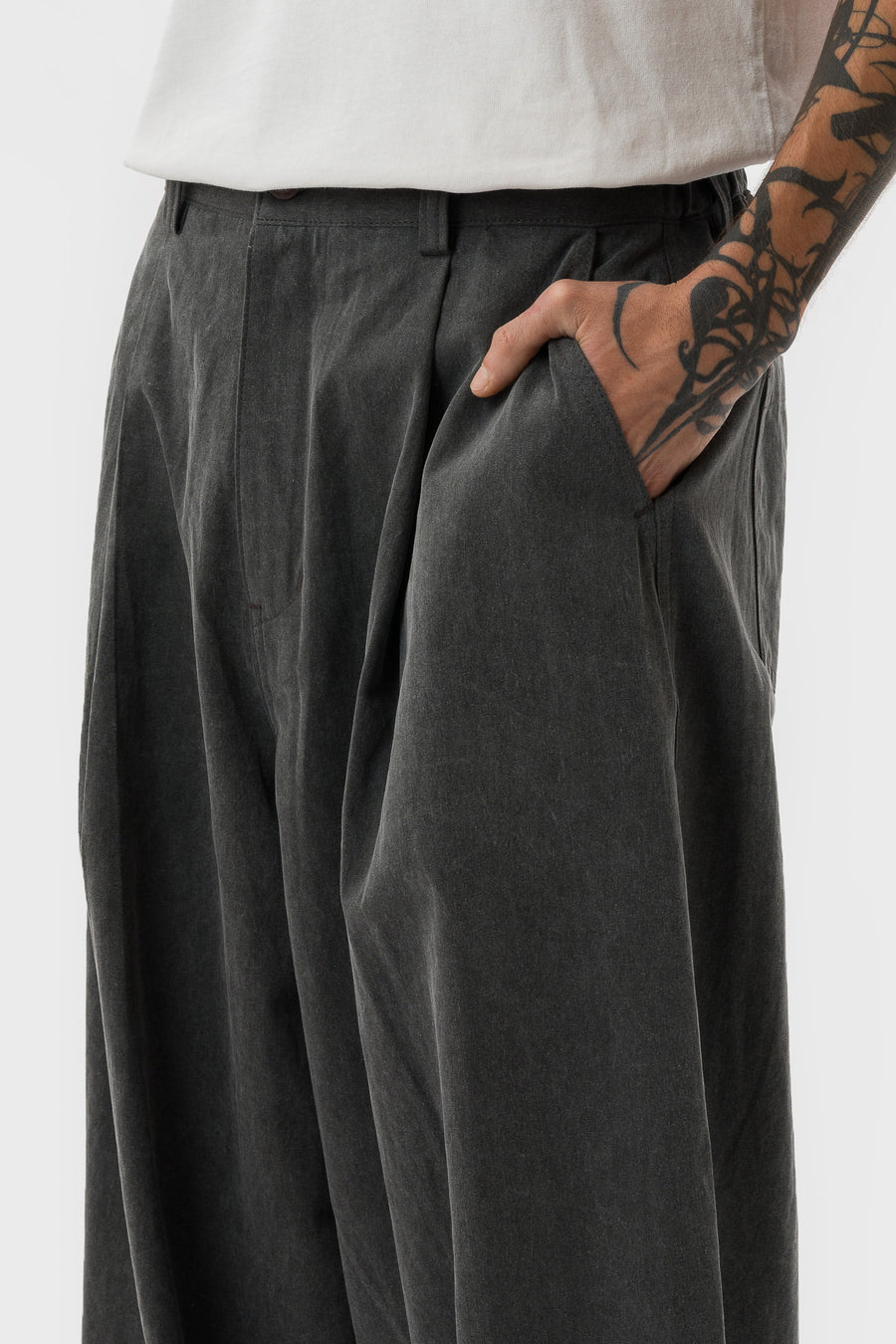 Estudio Niksen Herringbone Balloon Trouser in Charcoal - Notre