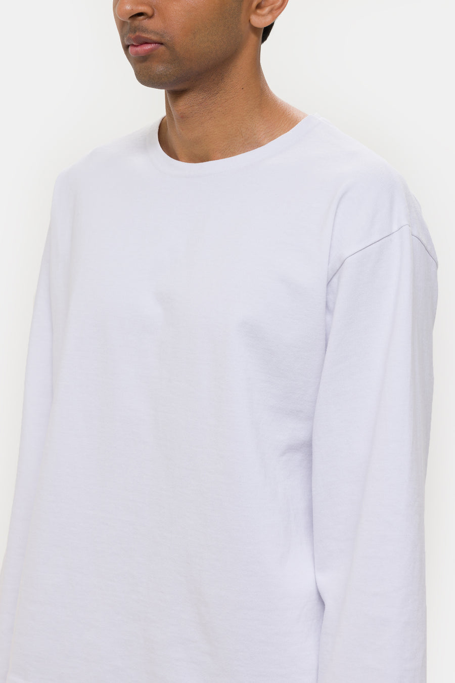 Estudio Niksen Longsleeve Wide T-Shirt in White - Notre