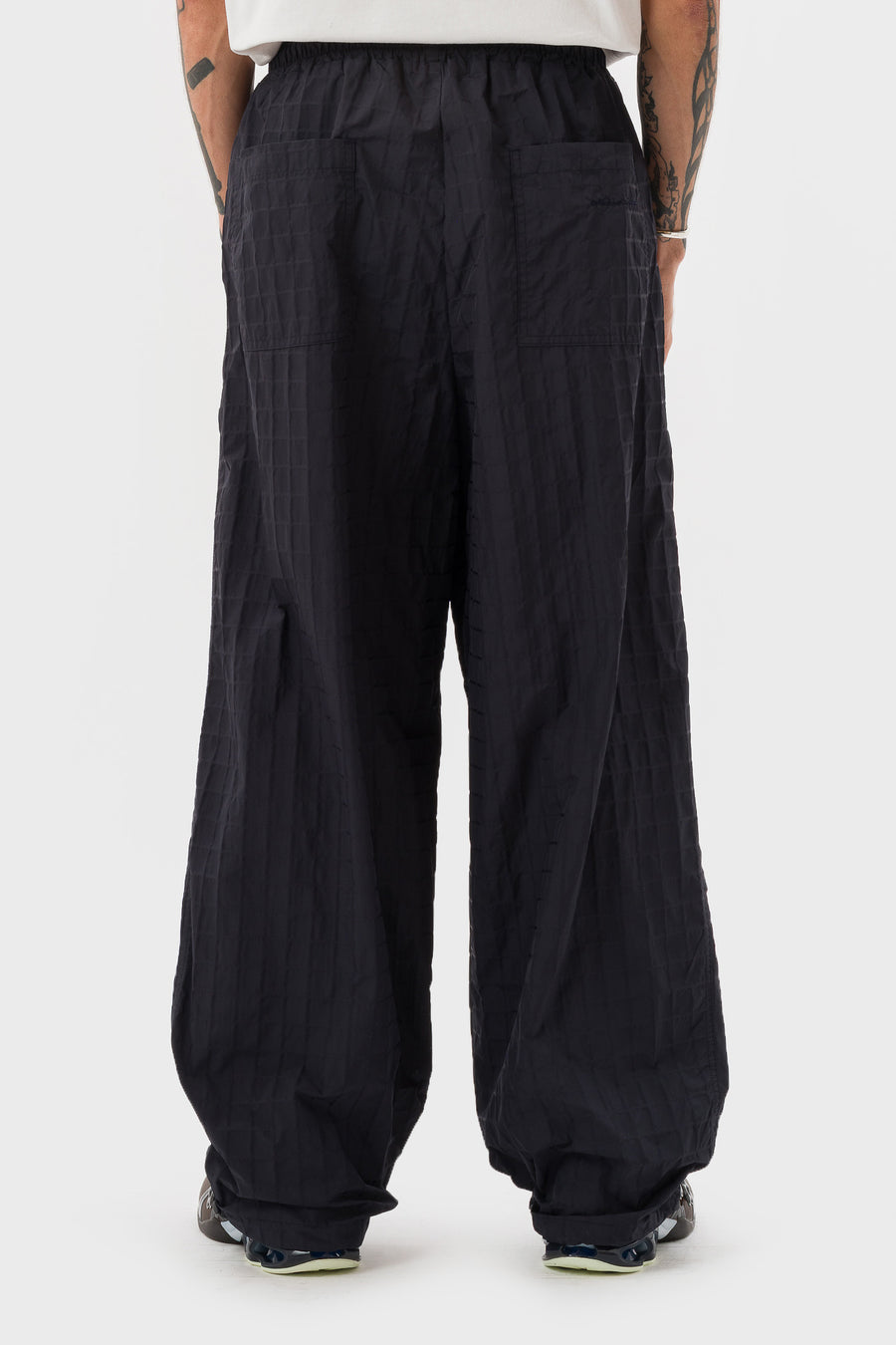Estudio Niksen Niksen Walking Pant in Navy - Notre