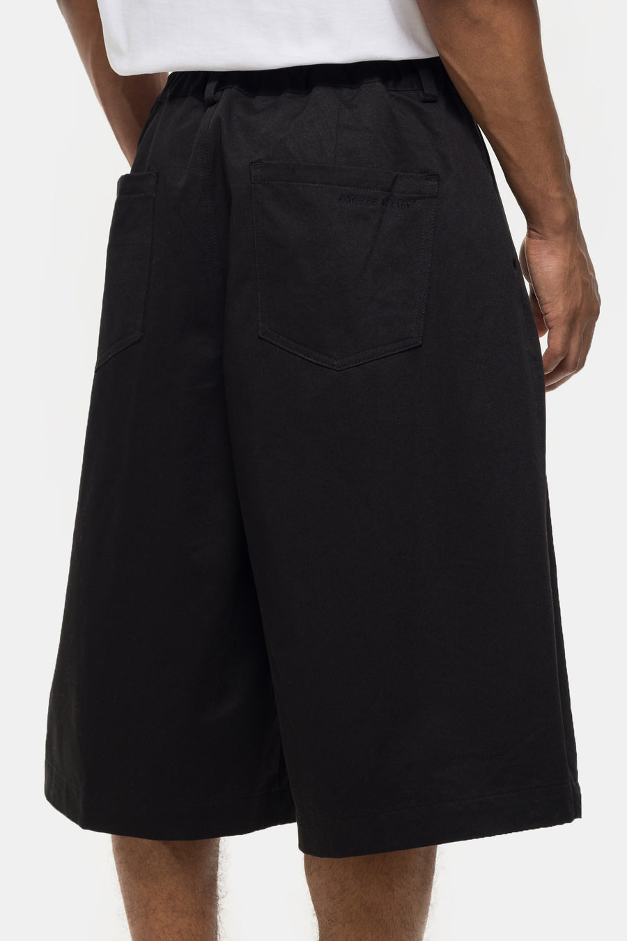 Estudio Niksen Pintuck Wide Short in Black - Notre