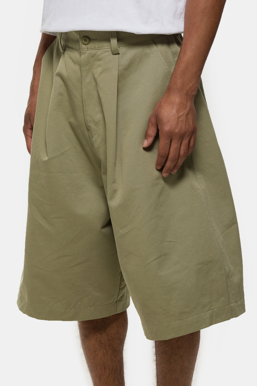 Estudio Niksen Pintuck Wide Short in Khaki - Notre