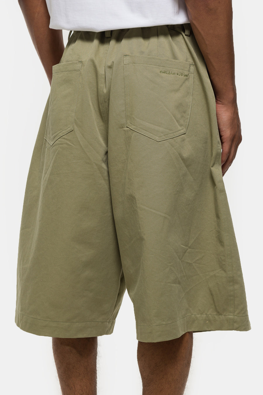 Estudio Niksen Pintuck Wide Short in Khaki - Notre