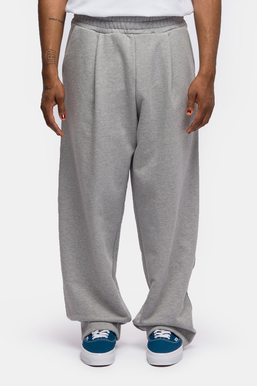 Pleated Wide Jogger in Grey