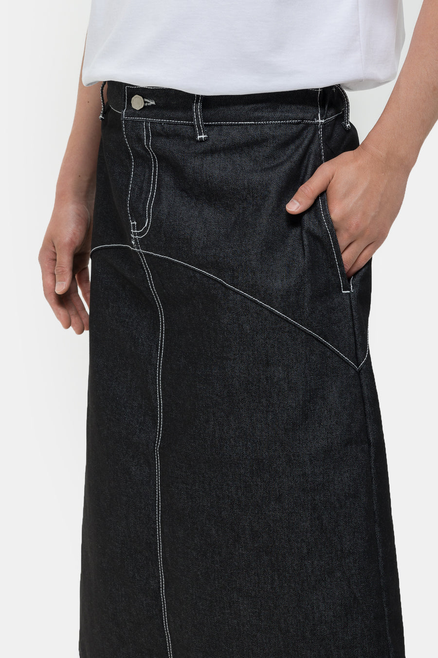 Estudio Niksen Raw Denim In-Stitch Skirt in Black - Notre