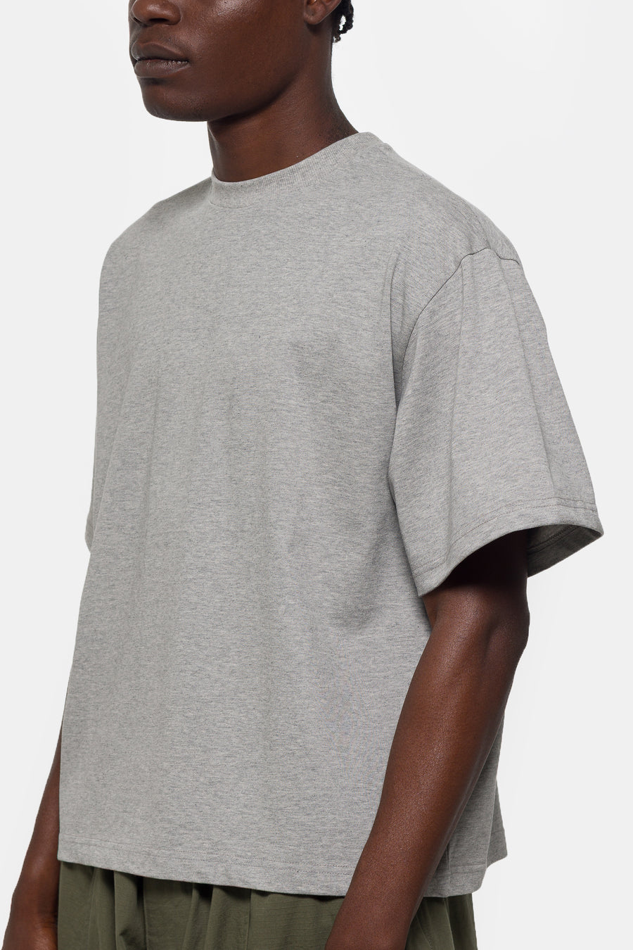 Estudio Niksen Signature Cropped T-Shirt in Grey - Notre