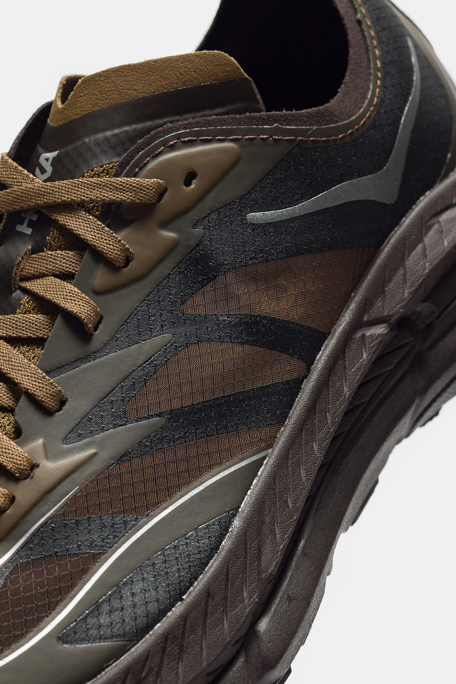 Mafate Speed 4 Lite Sneaker in Tree Bark/Cast Iron