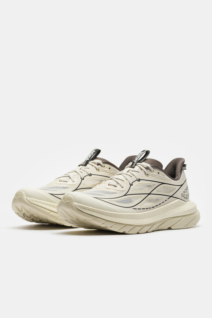 Mach Remastered Sneaker in Eggshell/Asphalt Grey