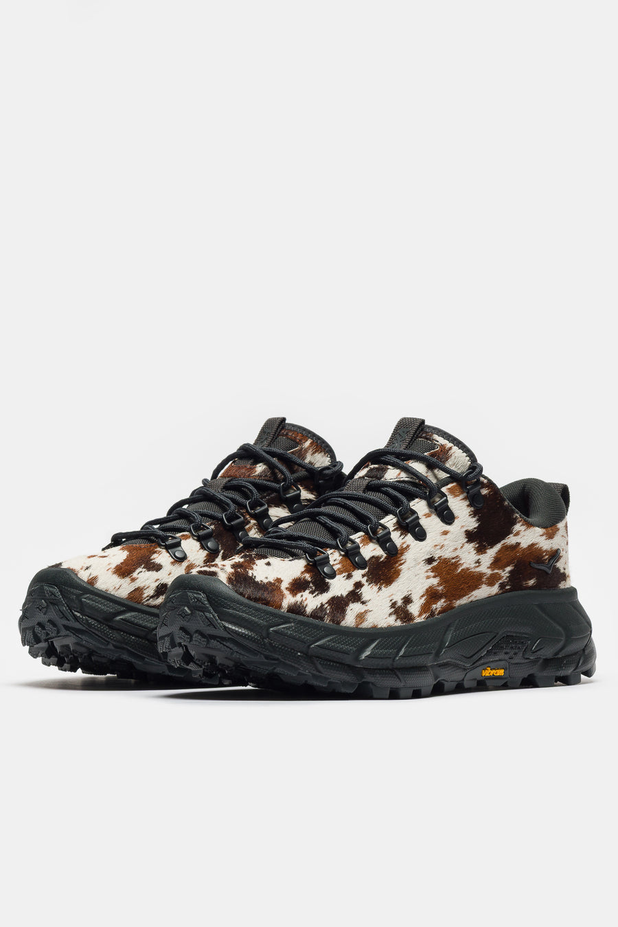 HOKA Tor Summit Sneaker in Pirate Black/Pirate Black - Notre