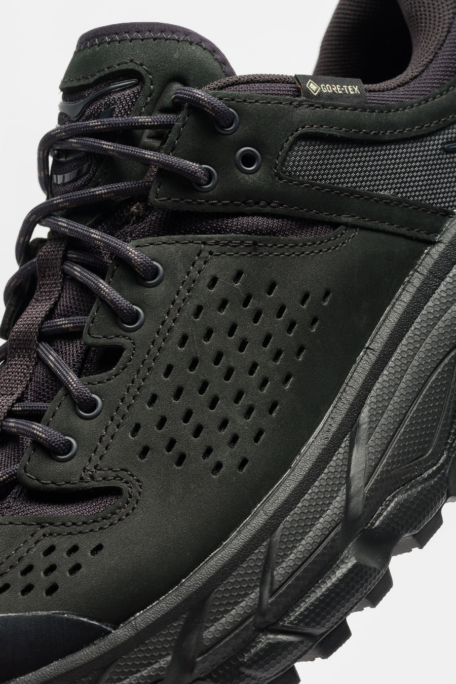 Hoka One One Tor Ultra Lo 2 Sneaker in Black/Black - Notre