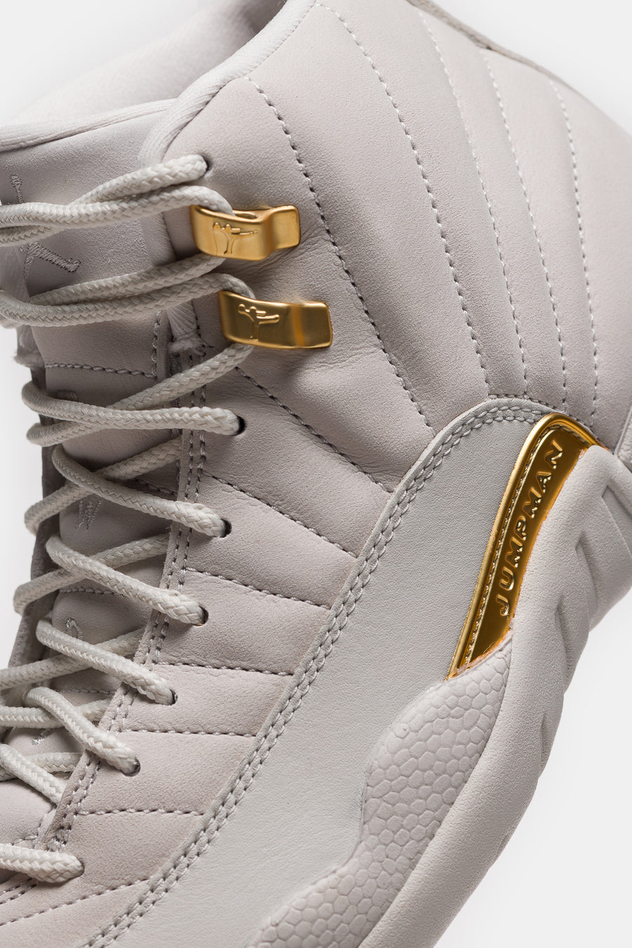 Air Jordan 12 ホワイト ゴールド Jordan 12 White and Gold Silhouette | eBay