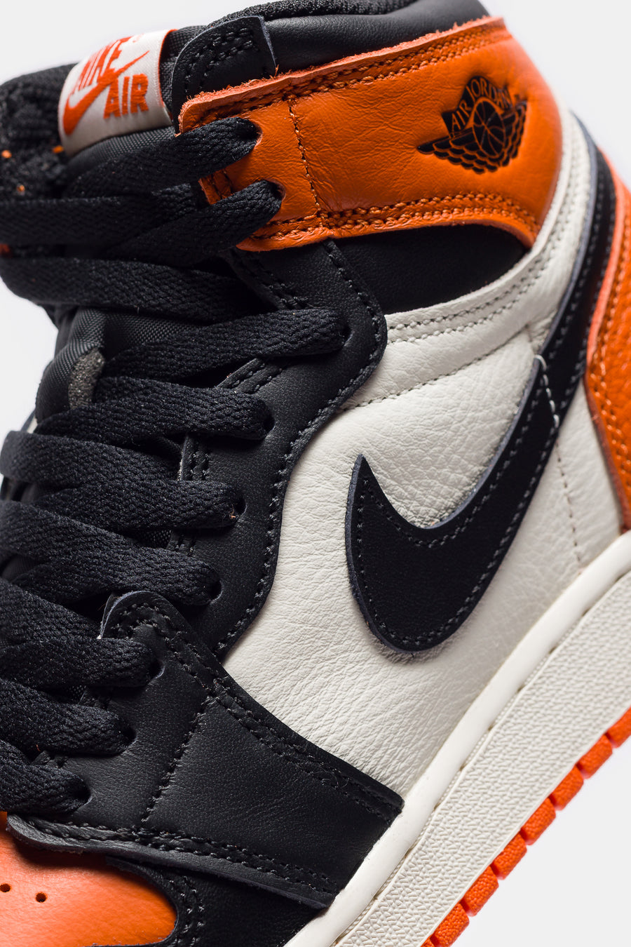 Jordan Jordan 1 Retro High OG Grade School Sneaker in Black/Black/Sail/Starfish - Notre