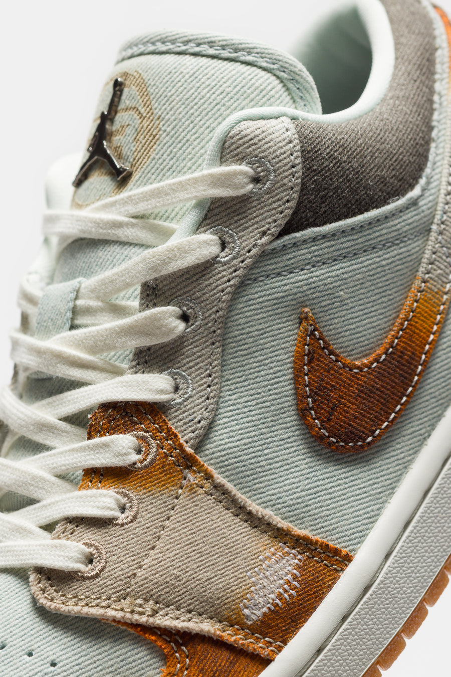 Air Jordan 1 Low SE Sneaker in Multicolor/Sail/Light Bone