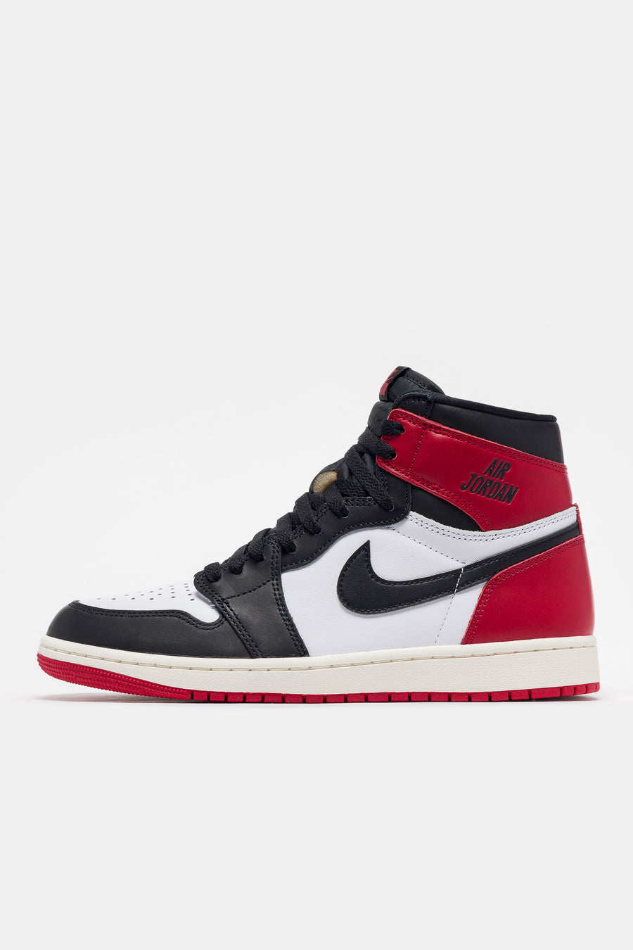 Air Jordan 1 Retro High OG Sneaker in White/Black/Varsity Red/Sail
