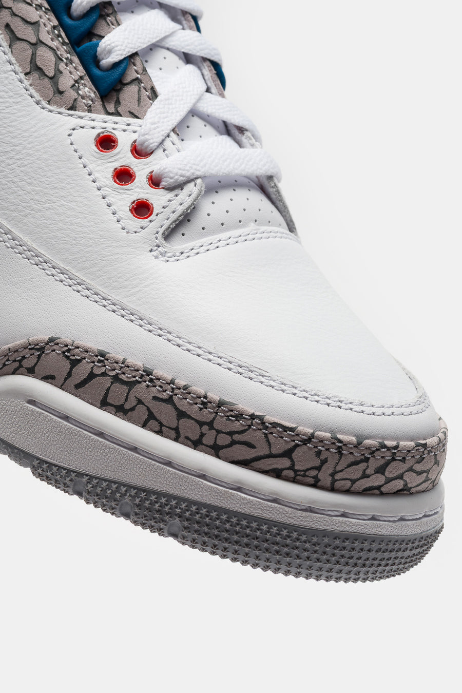 Jordan Air Jordan 3 Retro OG in White/Fire Red/True Blue - Notre