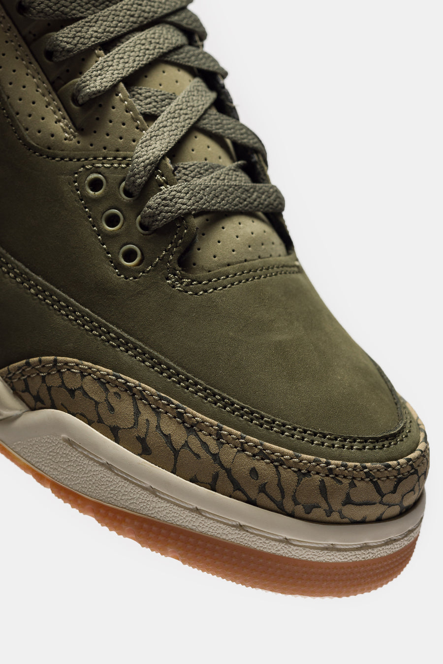 Jordan Air Jordan 3 Retro Grade School Sneaker in Medium Olive/Sequoia/Neutral Olive/Sail - Notre