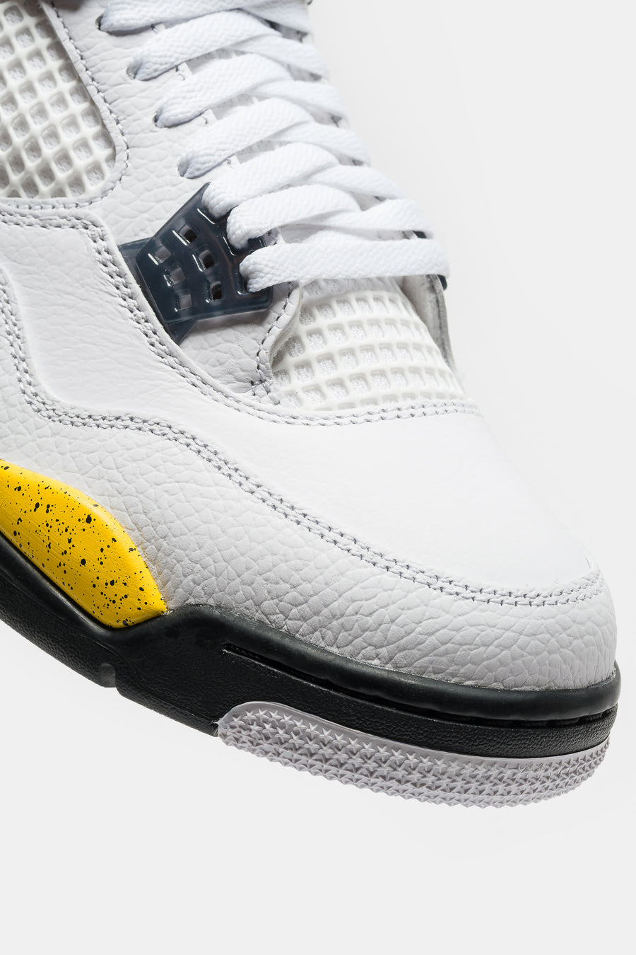 Jordan Air Jordan 4 Retro Sneaker in White/Tour Yellow/Dark Blue Grey/Black - Notre
