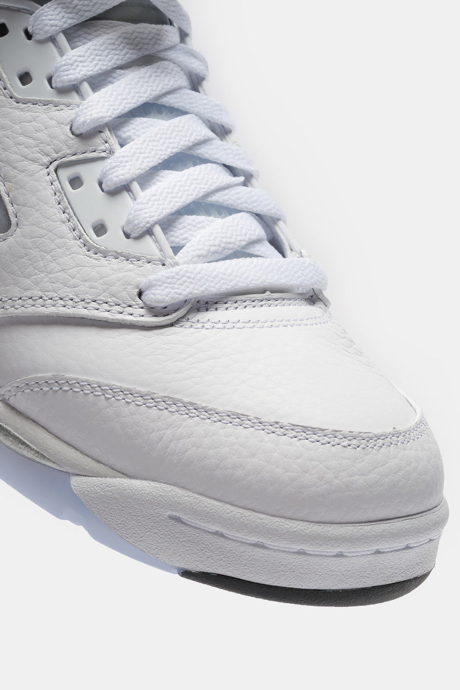 Jordan Air Jordan 5 Retro Grade School Sneaker in White/Black/Metallic Silver - Notre
