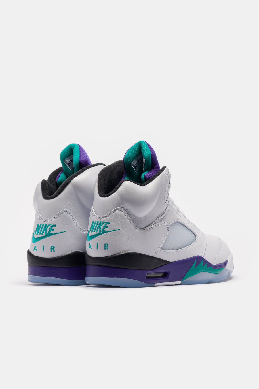 スニーカー NIKE AIR JORDAN 5 RETRO OG WHITE/NEW EMERALD-GRAPE ICE-BLACK Air Jordan 5 Retro Sneaker in White/New Emerald/Grape Ice/Black
