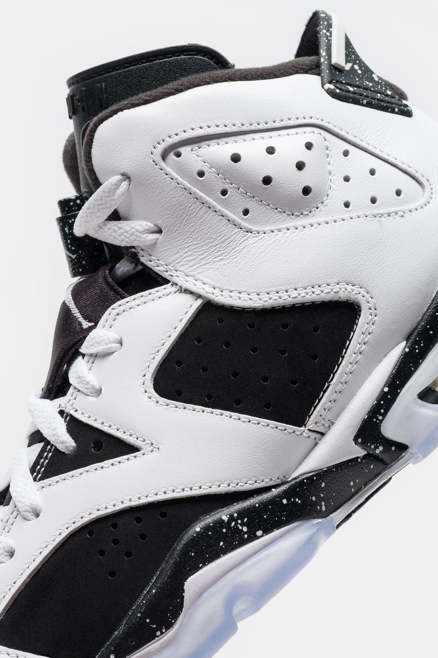 Jordan Air Jordan 6 Retro Big Kids Sneaker in White/Black - Notre