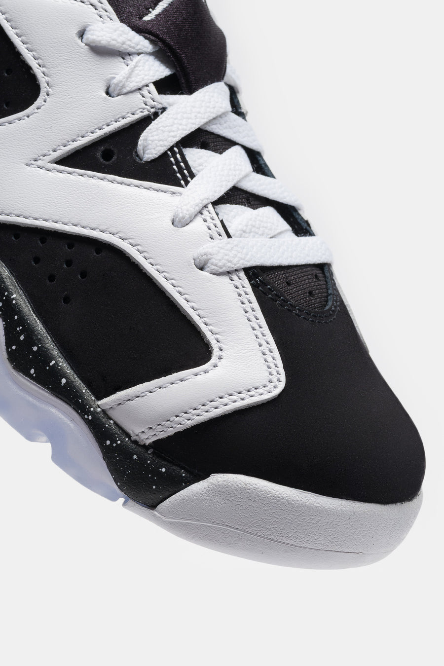 Jordan Air Jordan 6 Retro Big Kids Sneaker in White/Black - Notre